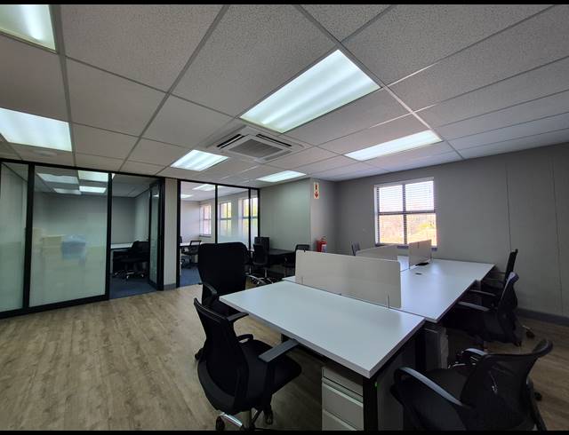 110M² OFFICE TO LET IN DUNKELD WEST